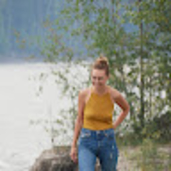 Meet your Posher, Tori - Picture 1 of 1